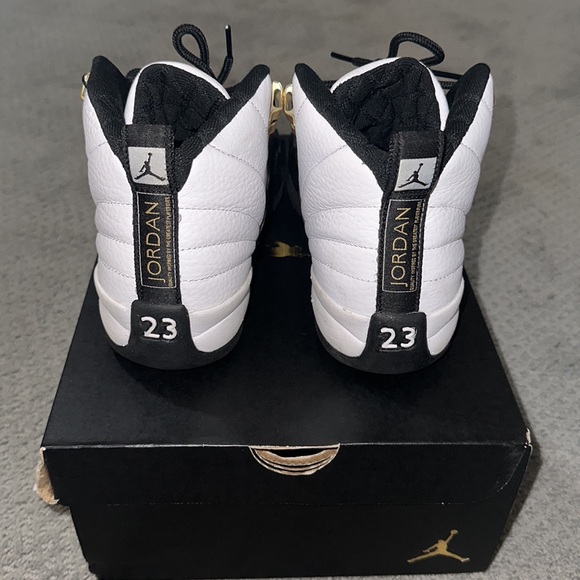 Air Jordan Retro 12 - Picture 3 of 5